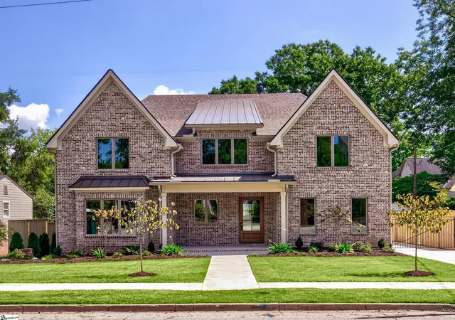 Photo 1 of Single family home for sale at 16 E Augusta Pl, Greenville, SC 29605 | MLS# 1605716 | Listing updated on 2026-10-05
