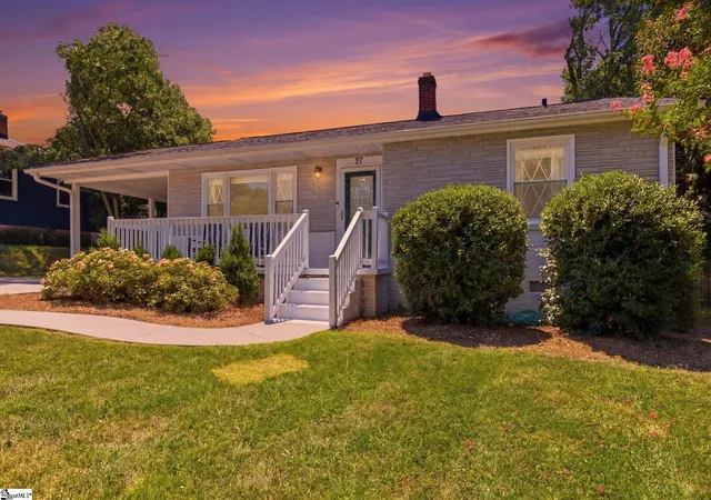 Photo 2 of Single family home for sale at 27 Sir Abbott St, Greenville, SC 29607 | MLS# 1602822 | Listing updated on 2026-09-03