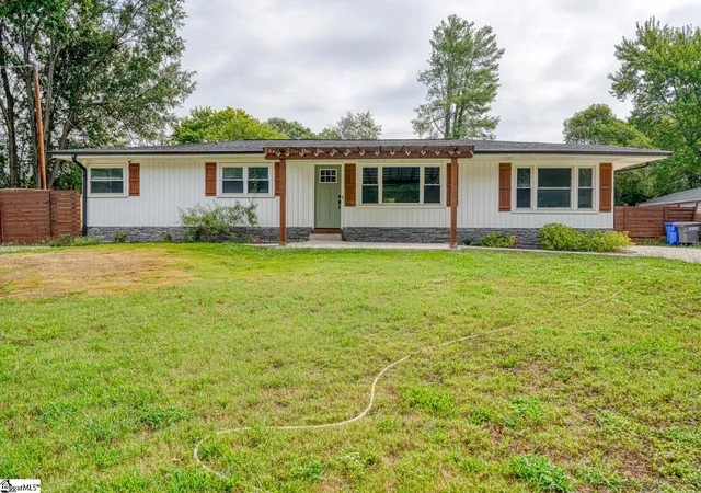 Single family home for sale at 303 Watson Rd, Taylors, SC 29687 | MLS# 1604482