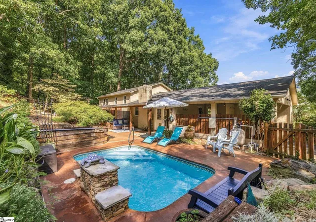 Photo 3 of Single family home for sale at 117 Clb View Dr, Greenville, SC 29609 | MLS# 1603952 | Listing updated on 2026-10-26