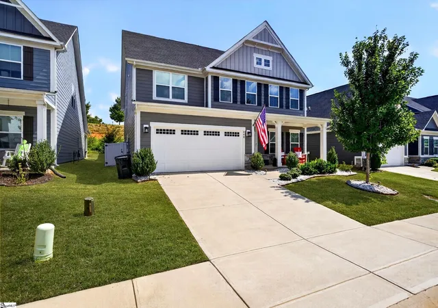 Photo 2 of Single family home for sale at 440 Oswego Ct, Greenville, SC 29607 | MLS# 1604243 | Listing updated on 2026-09-19