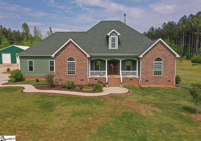 Photo 1 of Single family home for sale at 551 Chiply Rd, Greenwood, SC 29646 | MLS# 1605526 | Listing updated on 2026-10-21