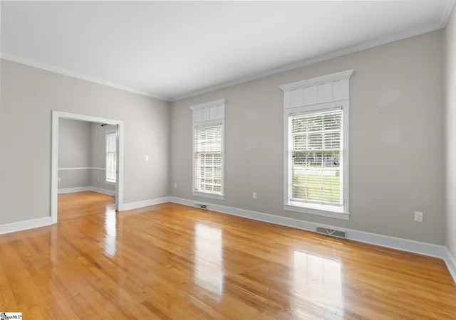 Photo 4 of Single family home for sale at 307 S Broad St, Clinton, SC 29325 | MLS# 1599263 | Listing updated on 2026-09-13