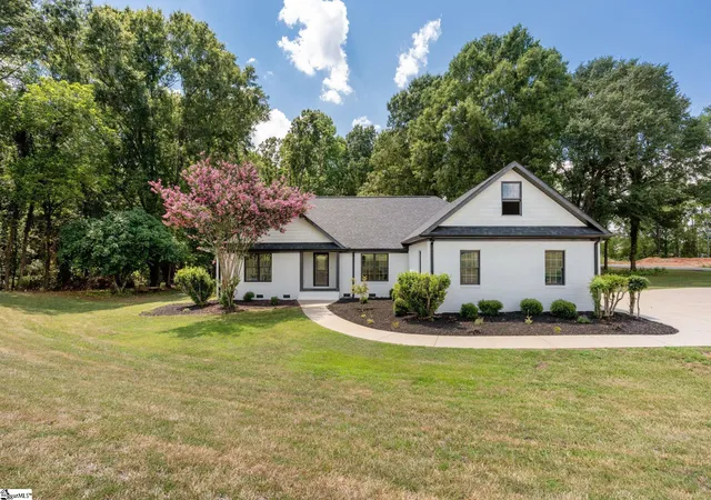 Photo 1 of Single family home for sale at 650 Lightwood Knot Rd, Woodruff, SC 29388 | MLS# 1605268 | Listing updated on 2026-09-29