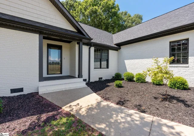 Photo 2 of Single family home for sale at 650 Lightwood Knot Rd, Woodruff, SC 29388 | MLS# 1605268 | Listing updated on 2026-09-29