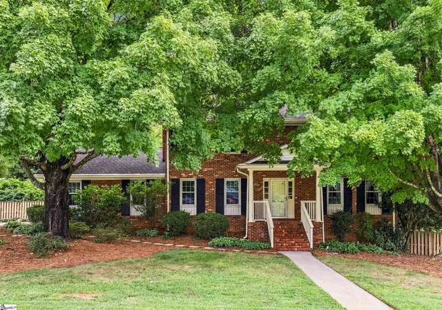 Photo 1 of Single family home for sale at 200 Connecticut Dr, Greenville, SC 29615 | MLS# 1604634 | Listing updated on 2026-10-22