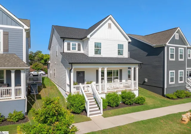 Photo 2 of Single family home for sale at 7 Logan Knoll Ln, Greenville, SC 29607 | MLS# 1603282 | Listing updated on 2026-09-09