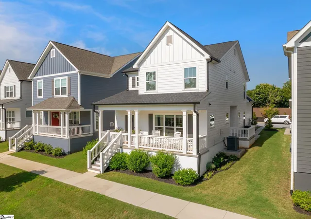 Photo 3 of Single family home for sale at 7 Logan Knoll Ln, Greenville, SC 29607 | MLS# 1603282 | Listing updated on 2026-09-09