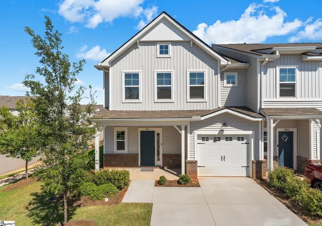 Townhouse for sale at 301 Hollenbeck Pl, Greenville, SC 29607 | MLS# 1603789