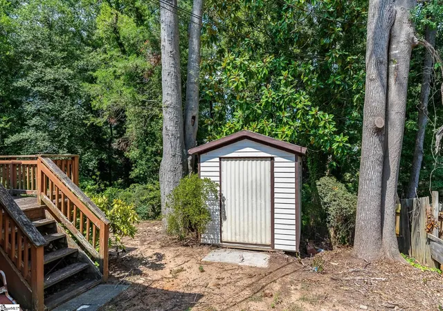 Photo 2 of Single family home for sale at 121 Brookbend Rd, Mauldin, SC 29662 | MLS# 1602787 | Listing updated on 2026-09-04