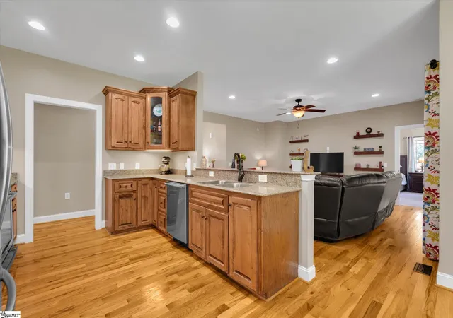 Photo 4 of Single family home for sale at 310 Puckett Ml Dr, Central, SC 29630 | MLS# 1602892 | Listing updated on 2026-09-03