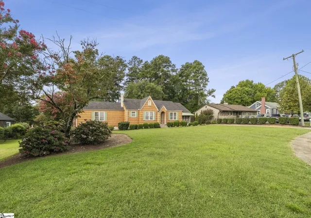 Photo 2 of Single family home for sale at 103 Mimosa Dr, Greer, SC 29650 | MLS# 1604990 | Listing updated on 2026-09-30