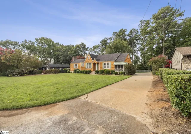 Photo 3 of Single family home for sale at 103 Mimosa Dr, Greer, SC 29650 | MLS# 1604990 | Listing updated on 2026-09-30