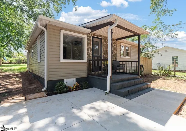 Photo 1 of Single family home for sale at 367 Dakota St, Spartanburg, SC 29303 | MLS# 1534387 | Listing updated on 2026-10-05