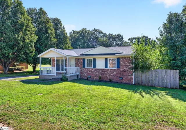 Single family home for sale at 109 Old Farm Rd, Moore, SC 29369 | MLS# 1604429