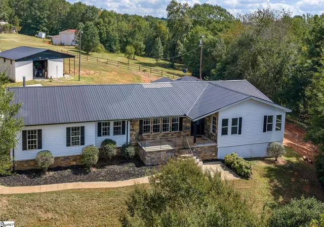 Photo 2 of Single family home for sale at 399 Old Farrs Brg Rd, Greenville, SC 29611 | MLS# 1605635 | Listing updated on 2026-10-04
