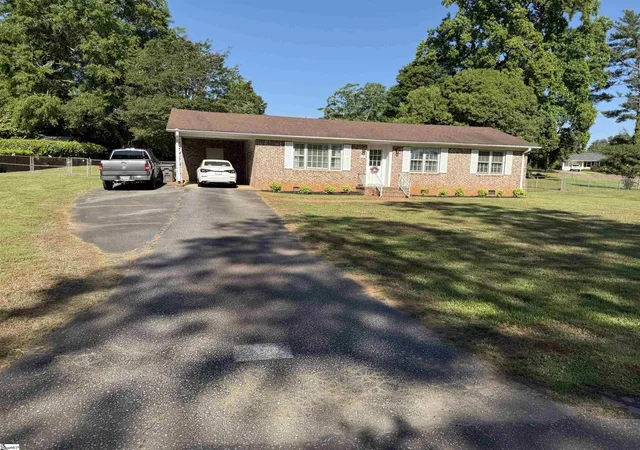 Photo 1 of Single family home for sale at 104 Russell St, Spartanburg, SC 29307 | MLS# 1603029 | Listing updated on 2026-09-15