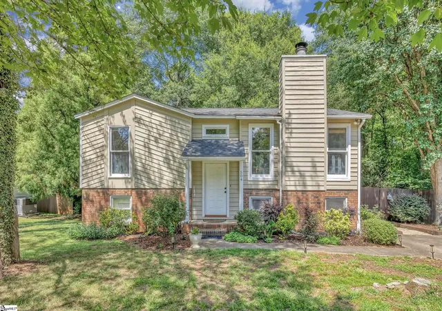 Photo 1 of Sale Pending at 504 Holland Rd, Simpsonville, SC 29681 | MLS# 1604984 | Listing updated on 2026-10-20