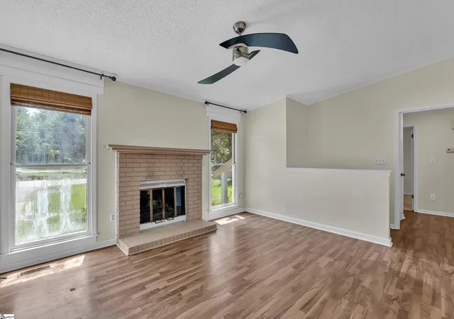 Photo 3 of Sale Pending at 504 Holland Rd, Simpsonville, SC 29681 | MLS# 1604984 | Listing updated on 2026-10-20