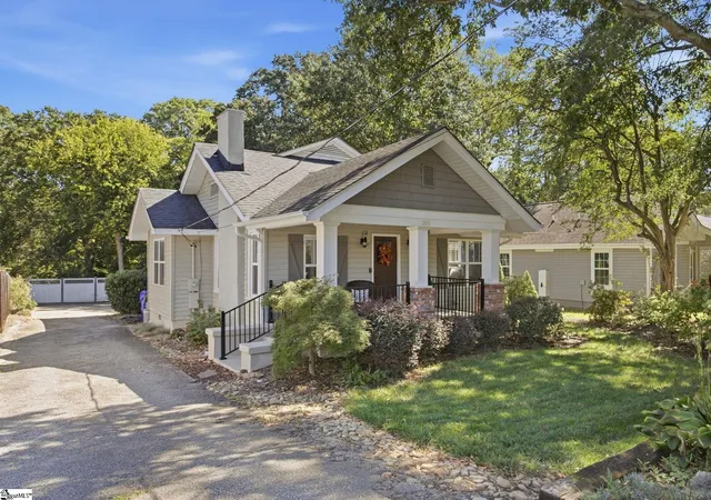 Photo 3 of Single family home for sale at 305 Beechwood Ave, Greenville, SC 29607 | MLS# 1605454 | Listing updated on 2026-10-27