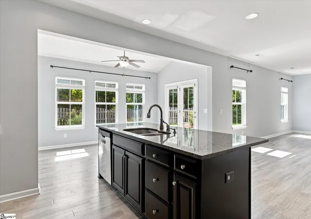 Photo 4 of Single family home for sale at 425 Sandusky Ln, Simpsonville, SC 29680 | MLS# 1603494 | Listing updated on 2026-09-10