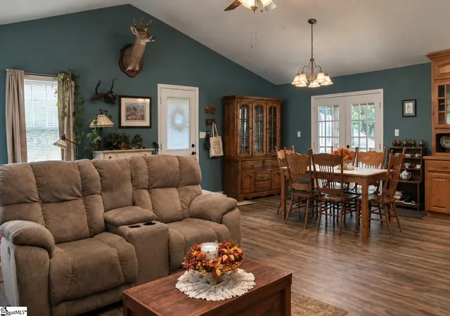 Photo 2 of Single family home for sale at 636 Highway 17, Piedmont, SC 29673 | MLS# 1604441 | Listing updated on 2026-09-22