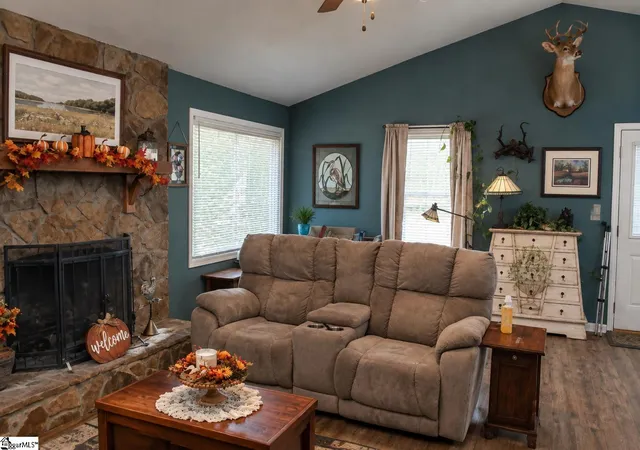Photo 3 of Single family home for sale at 636 Highway 17, Piedmont, SC 29673 | MLS# 1604441 | Listing updated on 2026-09-22