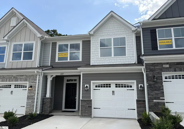 Photo 1 of Townhouse for sale at 605 Autumn Lake Rd, Simpsonville, SC 29681 | MLS# 1586543 | Listing updated on 2026-09-29