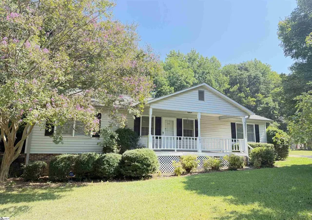 Photo 1 of Single family home for sale at 103 David St, Laurens, SC 29360 | MLS# 1603087 | Listing updated on 2026-09-06