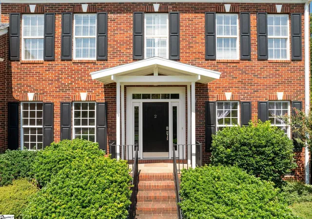 Photo 3 of Single family home for sale at 2 Noble Oaks Ln, Simpsonville, SC 29681 | MLS# 1602821 | Listing updated on 2026-09-16