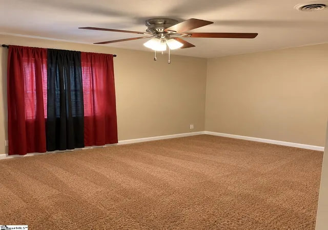 Photo 3 of Single family home for sale at 34 Ridgeway Dr, Greenville, SC 29605 | MLS# 1600273 | Listing updated on 2026-10-10