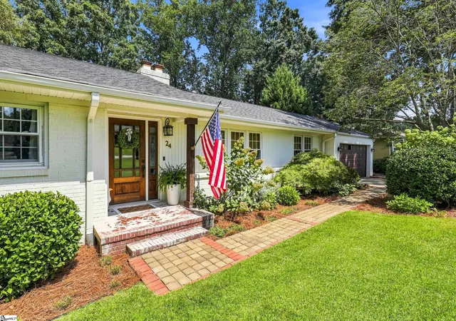 Photo 2 of Single family home for sale at 24 Spring Forest Rd, Greenville, SC 29615 | MLS# 1602799 | Listing updated on 2026-09-16