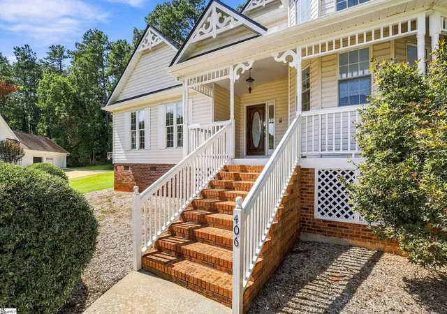 Photo 2 of Single family home for sale at 406 Stonewall Dr, Easley, SC 29642 | MLS# 1603652 | Listing updated on 2026-09-12