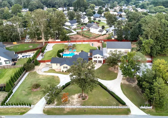 Photo 3 of Single family home for sale at 380 Forrester Dr, Greenville, SC 29607 | MLS# 1602594 | Listing updated on 2026-09-02