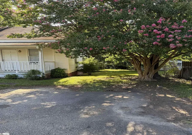 Photo 2 of Sale Pending at 25 Moody St, Greenville, SC 29611 | MLS# 1602915 | Listing updated on 2026-09-04
