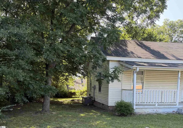 Photo 3 of Sale Pending at 25 Moody St, Greenville, SC 29611 | MLS# 1602915 | Listing updated on 2026-09-04