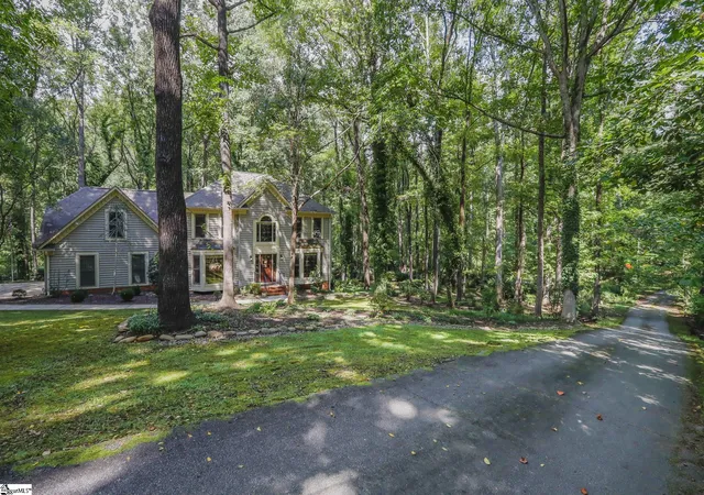 Photo 2 of Single family home for sale at 105 Old Forest Ln, Easley, SC 29640 | MLS# 1605053 | Listing updated on 2026-10-22