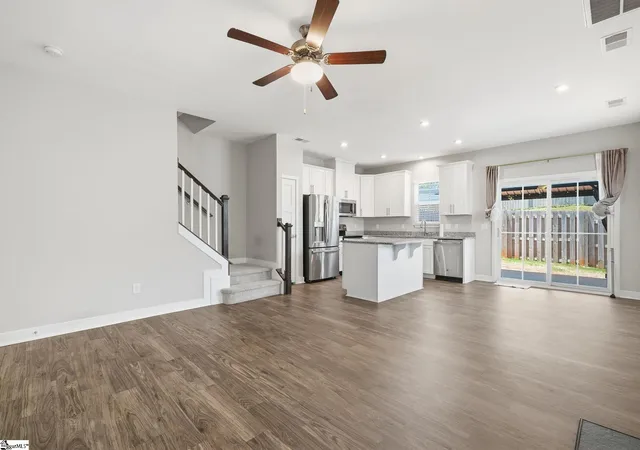 Photo 3 of Townhouse for sale at 510 Huntingdale Pl, Simpsonville, SC 29681 | MLS# 1597319 | Listing updated on 2026-09-21
