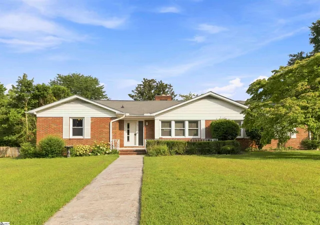 Photo 1 of Single family home for sale at 5 Lisa Dr, Greenville, SC 29615 | MLS# 1604227 | Listing updated on 2026-09-18