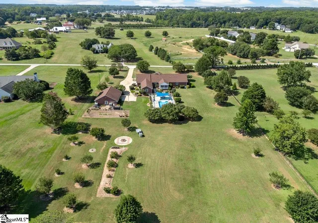 Photo 2 of Sale Pending at 632 Circle Dr, Woodruff, SC 29388 | MLS# 1603027 | Listing updated on 2026-10-19