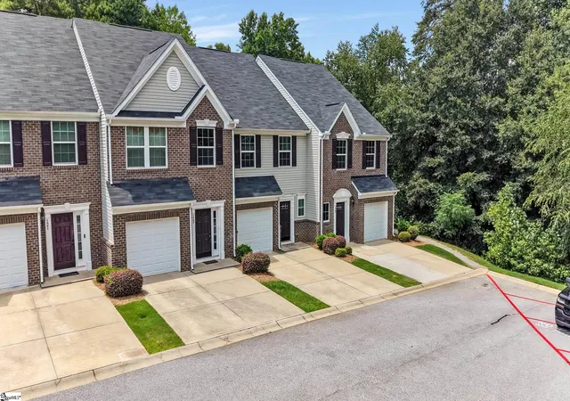 Photo 3 of Single family home for sale at 125 Emerywood Ln, Greenville, SC 29607 | MLS# 1602610 | Listing updated on 2026-09-01