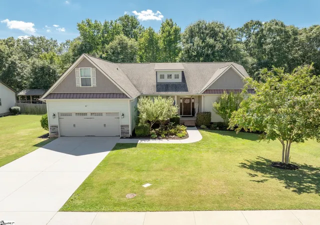 Photo 2 of Single family home for sale at 9 Kinsgfield Pl, Piedmont, SC 29673 | MLS# 1603547 | Listing updated on 2026-09-11