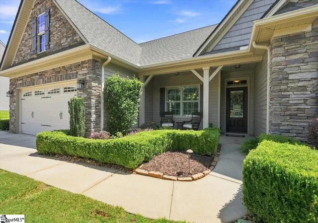 Photo 1 of Single family home for sale at 157 Windsor Crk Ct, Simpsonville, SC 29681 | MLS# 1602661 | Listing updated on 2026-09-02