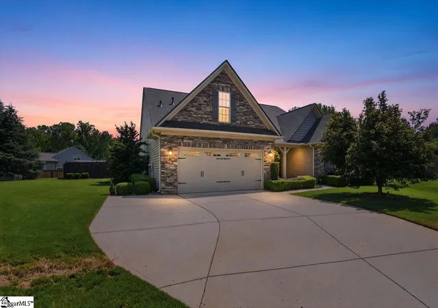 Photo 3 of Single family home for sale at 157 Windsor Crk Ct, Simpsonville, SC 29681 | MLS# 1602661 | Listing updated on 2026-09-02