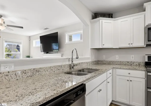 Photo 4 of Single family home for sale at 14 Steeds Glen Rd, Piedmont, SC 29673 | MLS# 1603531 | Listing updated on 2026-09-11