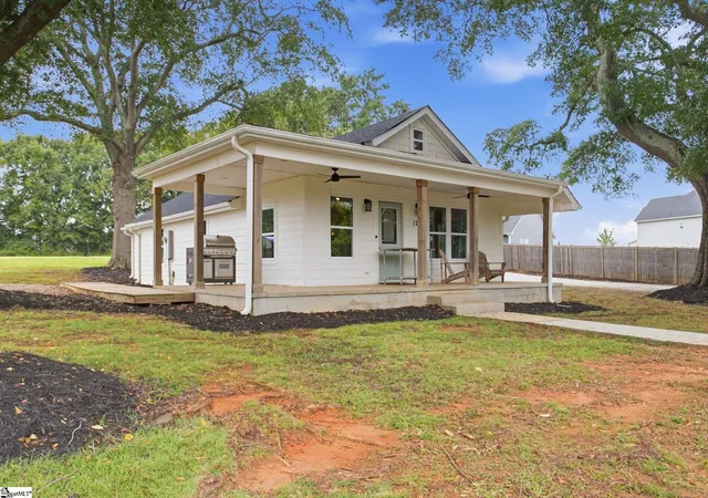 Photo 1 of Single family home for sale at 125 Parker Slatton Rd, Simpsonville, SC 29681 | MLS# 1604091 | Listing updated on 2026-10-08