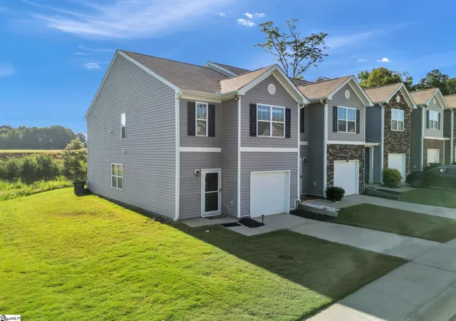 Photo 2 of Townhouse for sale at 322 Sea Isle Pl, Greer, SC 29650 | MLS# 1604142 | Listing updated on 2026-09-18