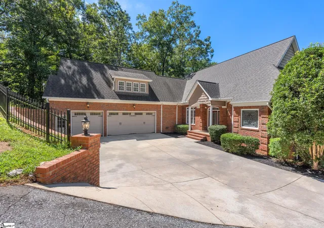 Photo 2 of Single family home for sale at 129 Widgeon Ln, Easley, SC 29640 | MLS# 1603618 | Listing updated on 2026-09-11