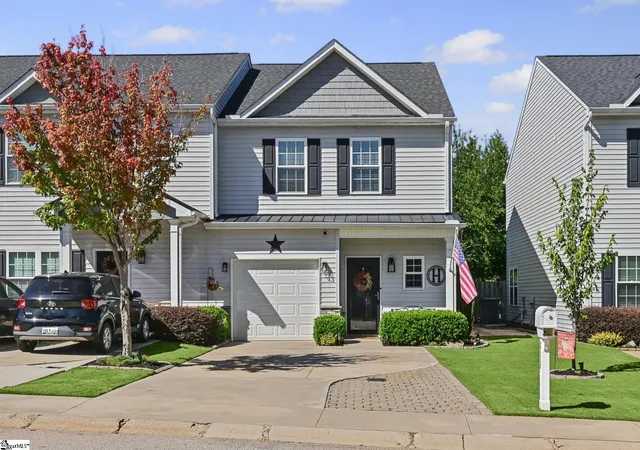 Photo 3 of Townhouse for sale at 832 Chartwell Dr, Greer, SC 29650 | MLS# 1605223 | Listing updated on 2026-09-30