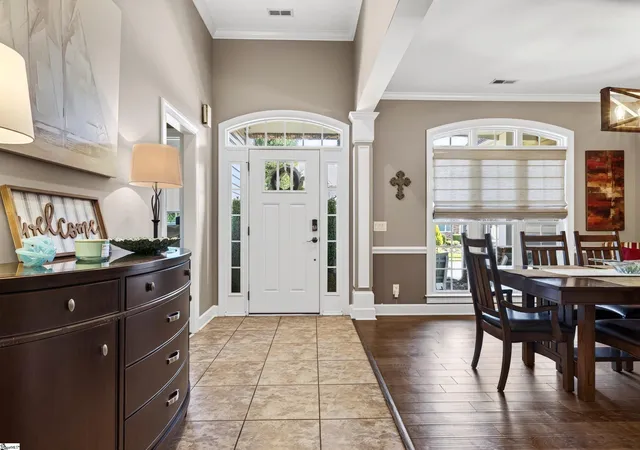 Photo 3 of Single family home for sale at 8 Garden Corners Ct, Simpsonville, SC 29681 | MLS# 1604291 | Listing updated on 2026-09-20